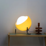 Stolní Lampa ve Středověkém Bauhausu