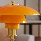 Designová stolní lampa dánského designéra