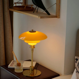 Designová stolní lampa dánského designéra