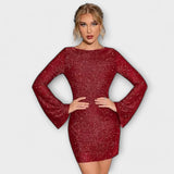 Šaty bez zad s flitry a dlouhými rukávy