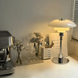 Designová stolní lampa dánského designéra