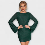 Šaty bez zad s flitry a dlouhými rukávy