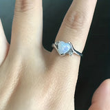 Anillo Estela con piedra lunar