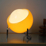 Stolní Lampa ve Středověkém Bauhausu