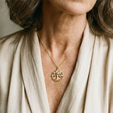 Collar del Árbol de la Vida con Zirconia en Oro