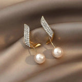 Gold Earrings with Pearls