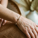 Elegant bracelet with cubic zirconia in gold