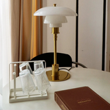 Designová stolní lampa dánského designéra