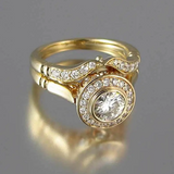 Anillo con microincrustaciones en oro