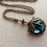 Collar Retro Libélula Verde Cristal