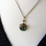 Collar Retro Libélula Verde Cristal