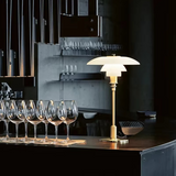 Designová stolní lampa dánského designéra