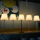 Moderní bezdrátová LED stolní lampa
