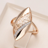 Elegant double-point diamond ring in gold
