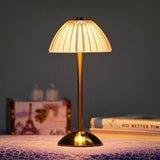 Bezdrátová stolní lampa z kovu a krystalu