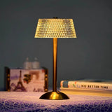 Bezdrátová stolní lampa z kovu a krystalu