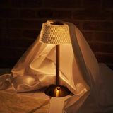 Bezdrátová stolní lampa z kovu a krystalu